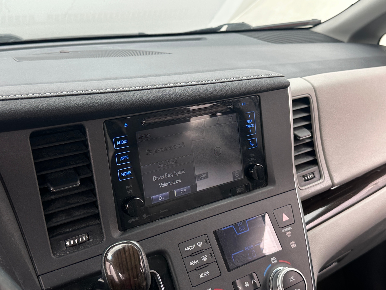Thumbnail: 2017 Toyota Sienna - 3
