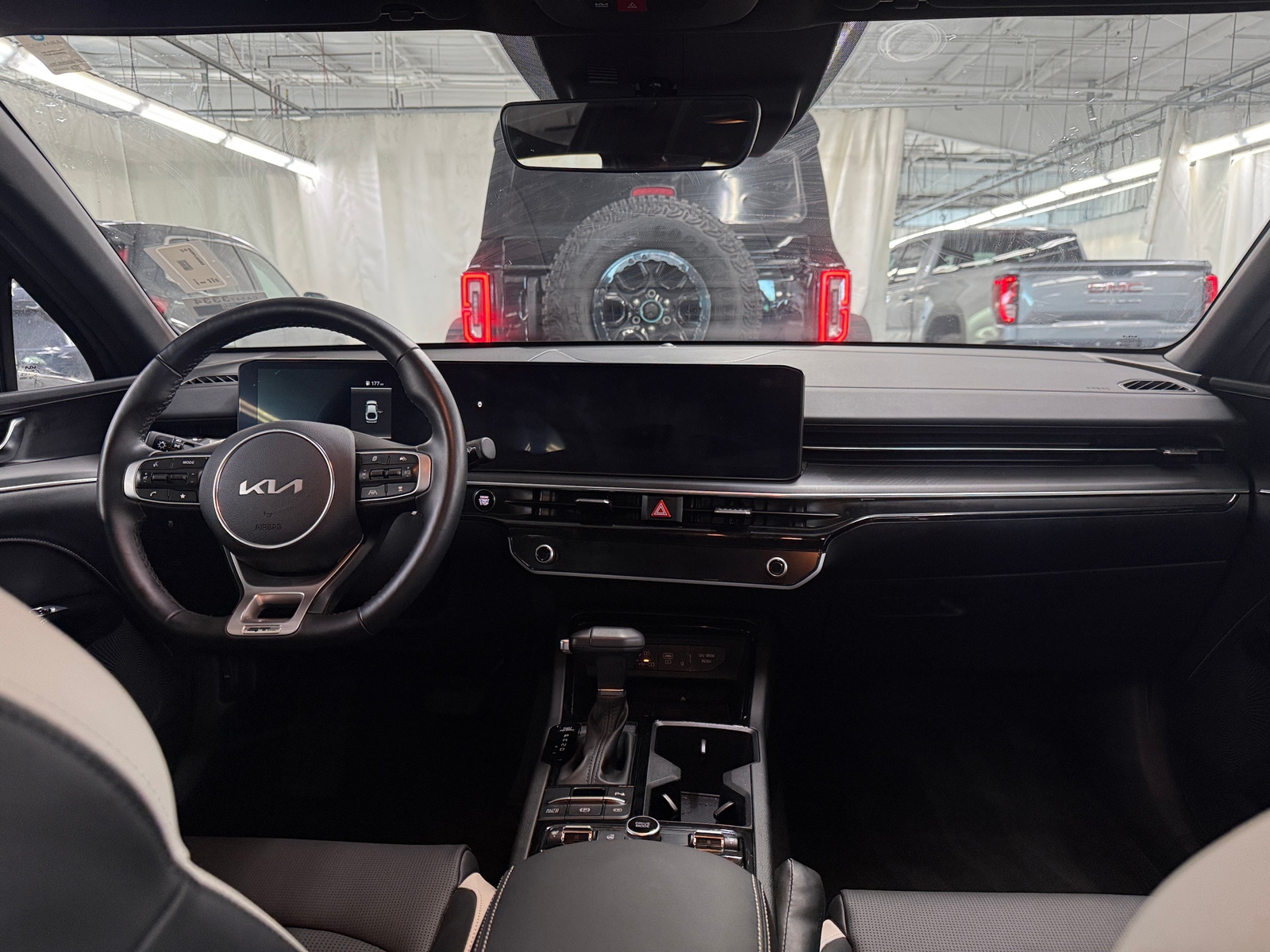 Thumbnail: 2025 Kia K5 - 2
