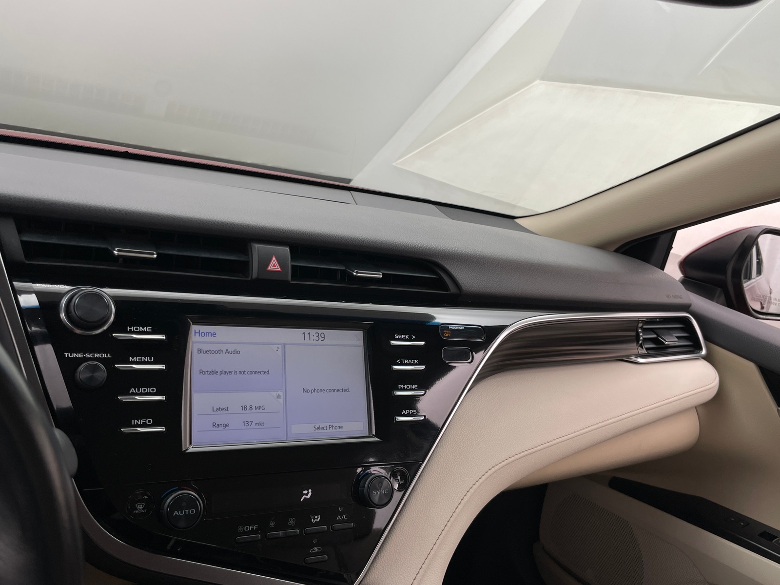 Thumbnail: 2018 Toyota Camry - 4