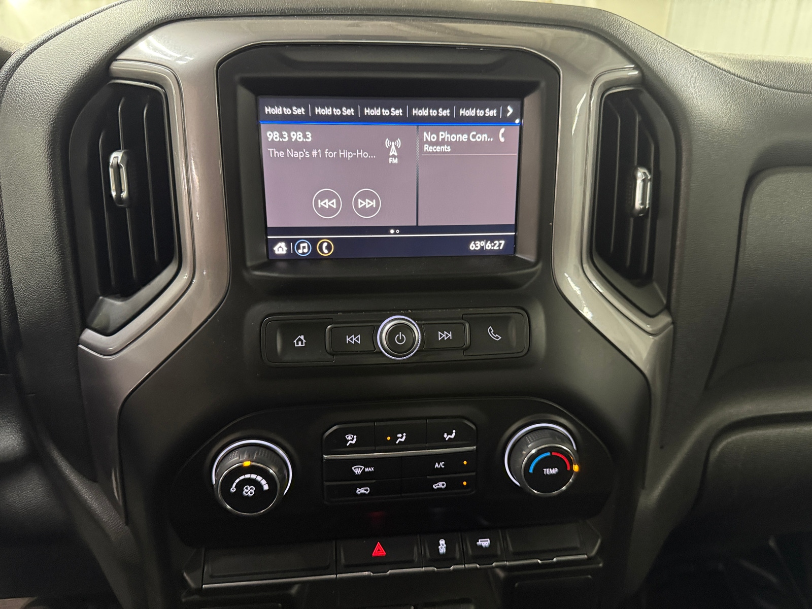 Thumbnail: 2020 Chevrolet Silverado 1500 - 3