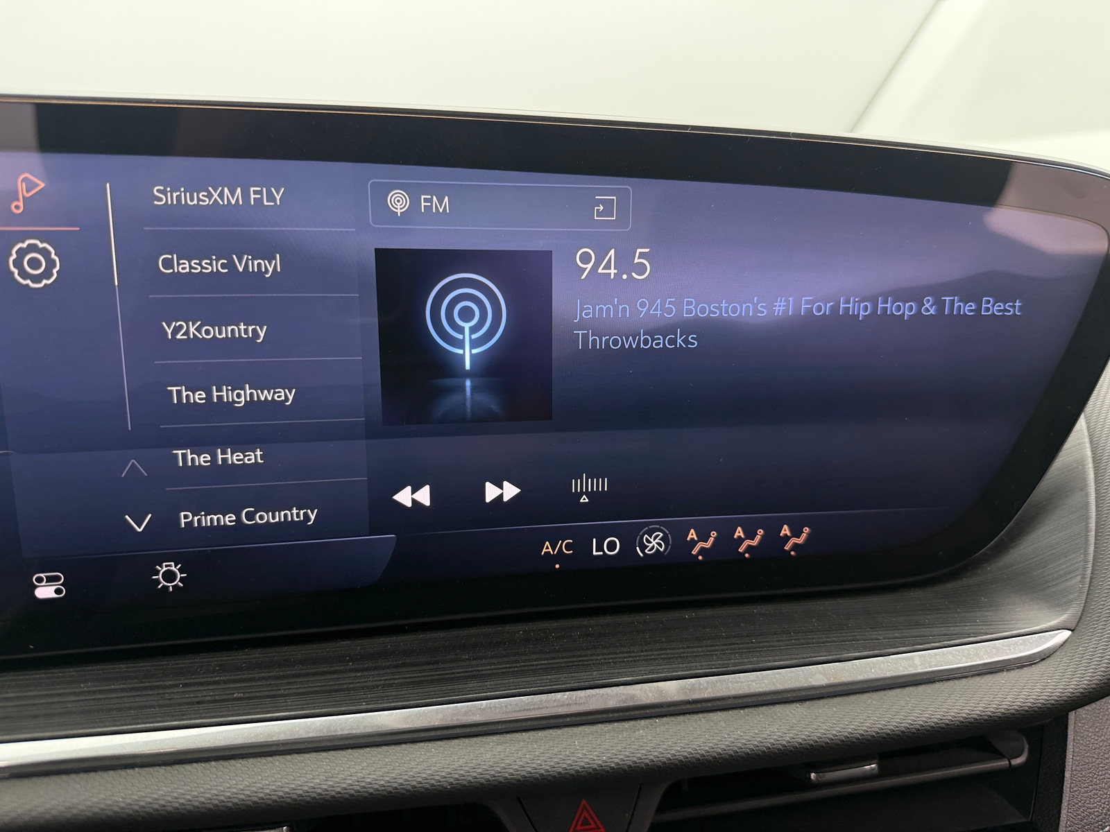 Thumbnail: 2024 Buick Envision - 3
