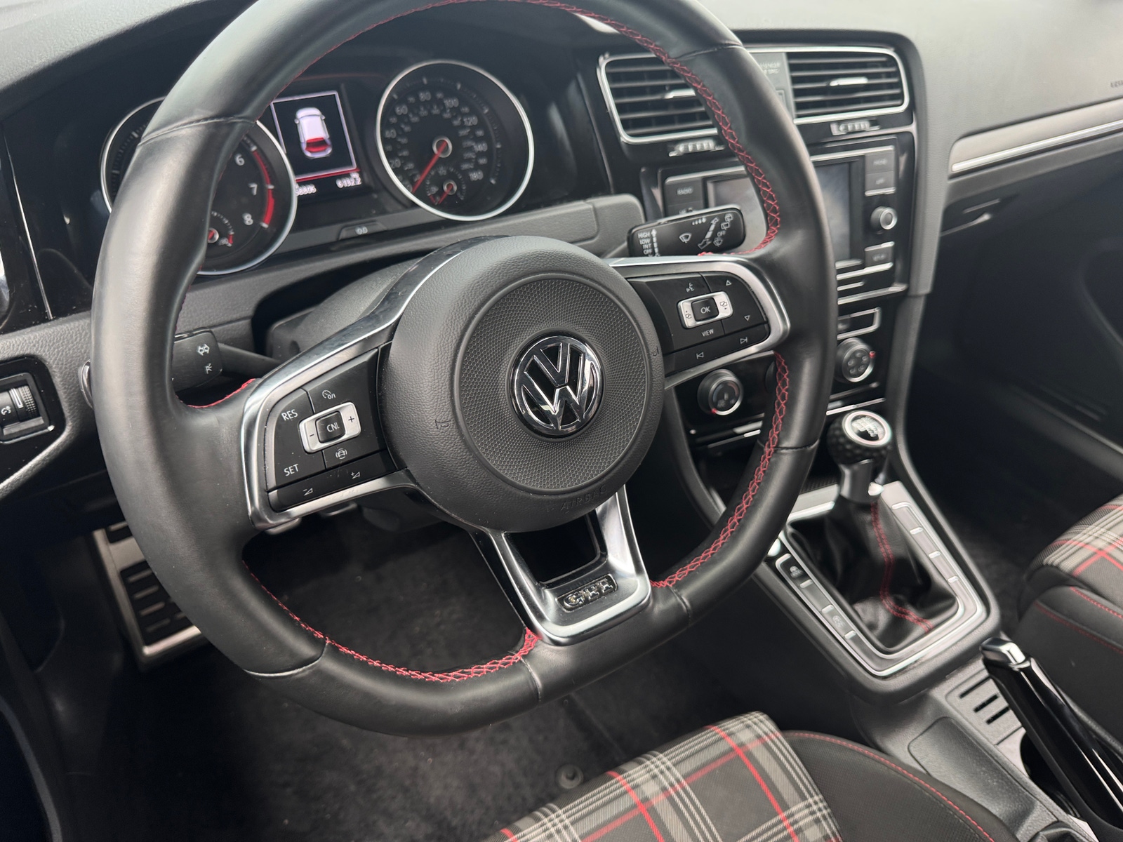 Thumbnail: 2019 Volkswagen Golf - 5