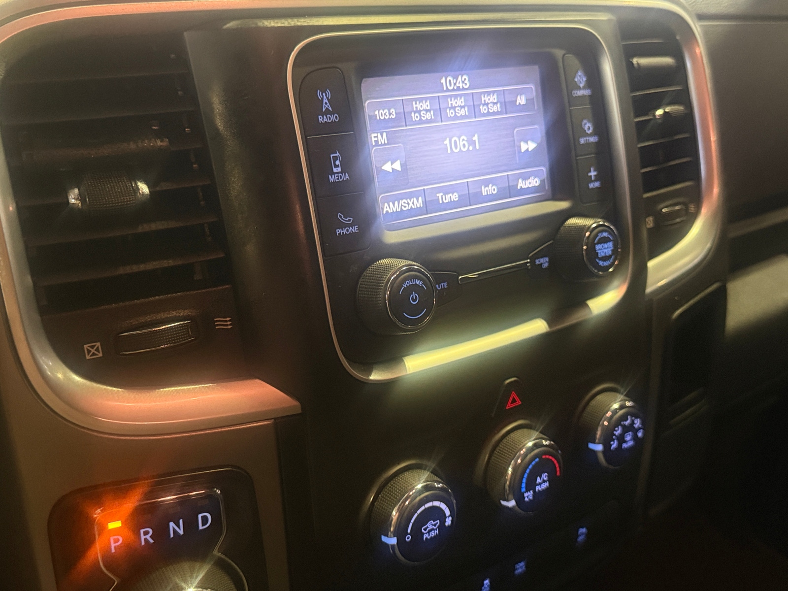 Thumbnail: 2022 RAM 1500 Classic - 4