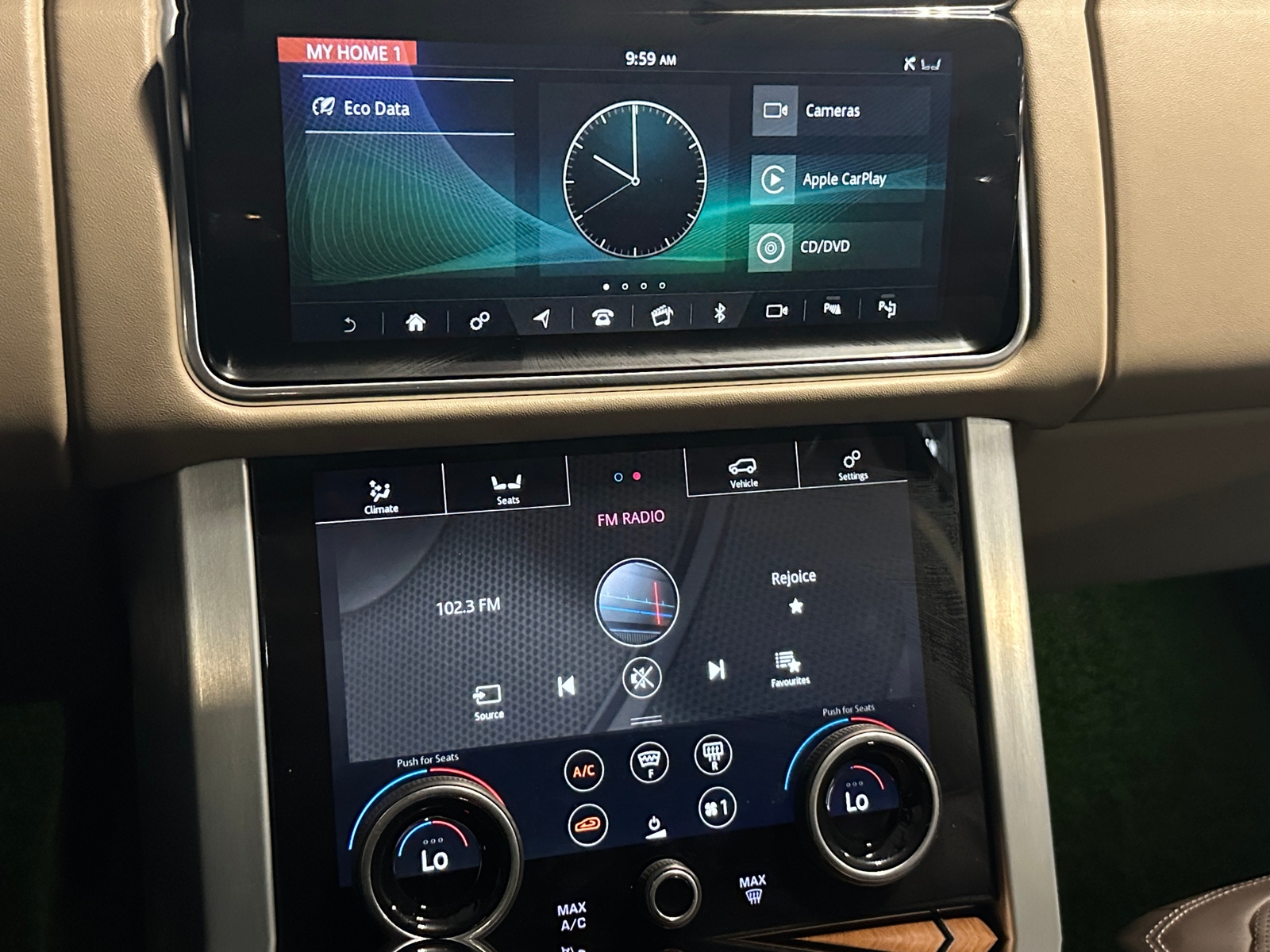 Thumbnail: 2020 Land Rover Range Rover - 3