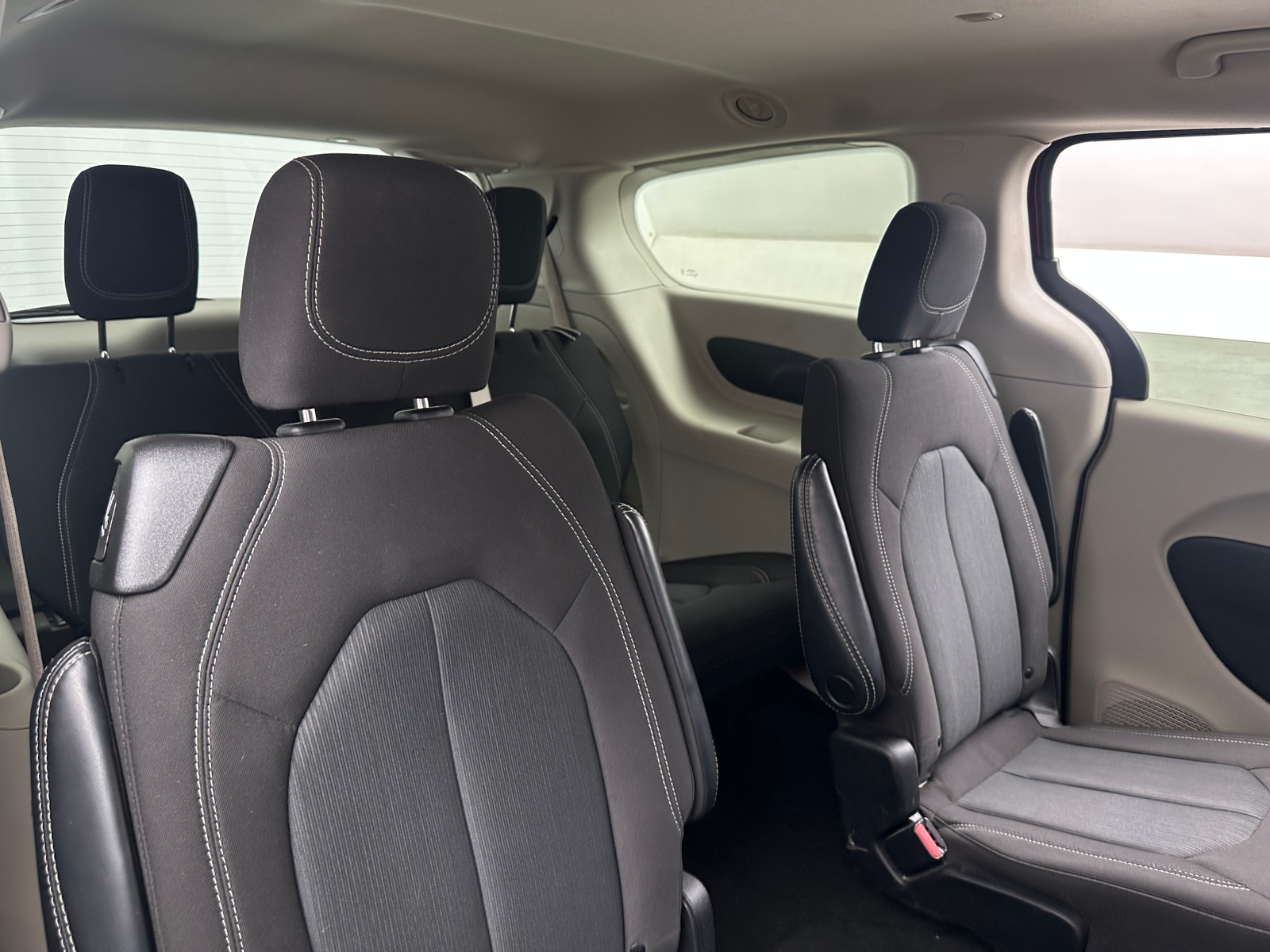 Thumbnail: 2023 Chrysler Voyager - 6