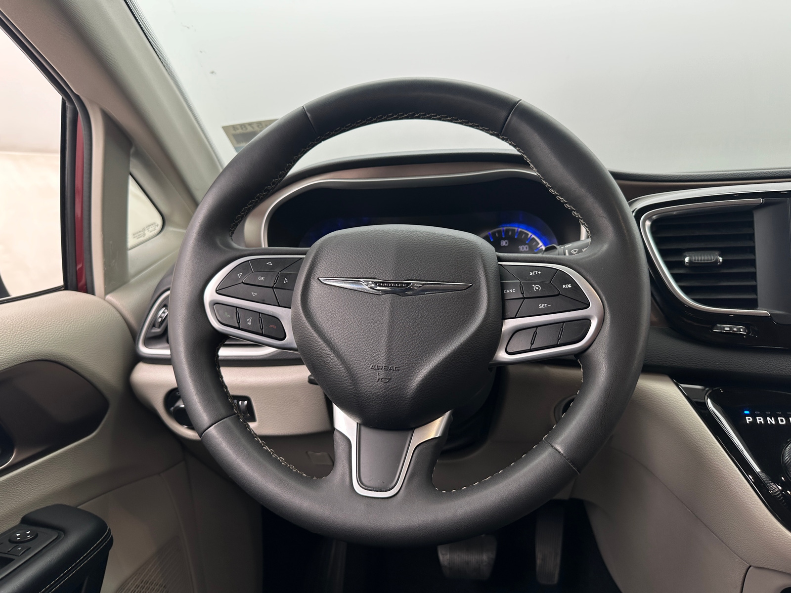 Thumbnail: 2023 Chrysler Voyager - 5