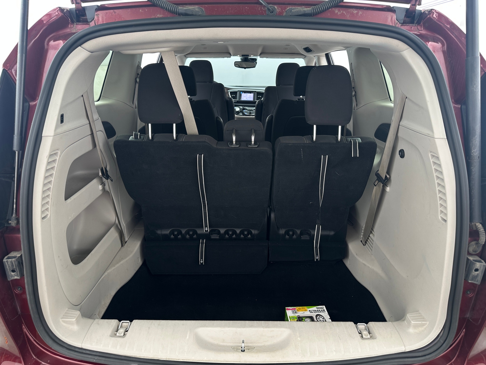 Thumbnail: 2023 Chrysler Voyager - 7