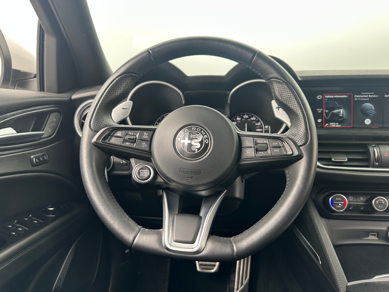 Thumbnail: 2023 Alfa Romeo Stelvio - 4