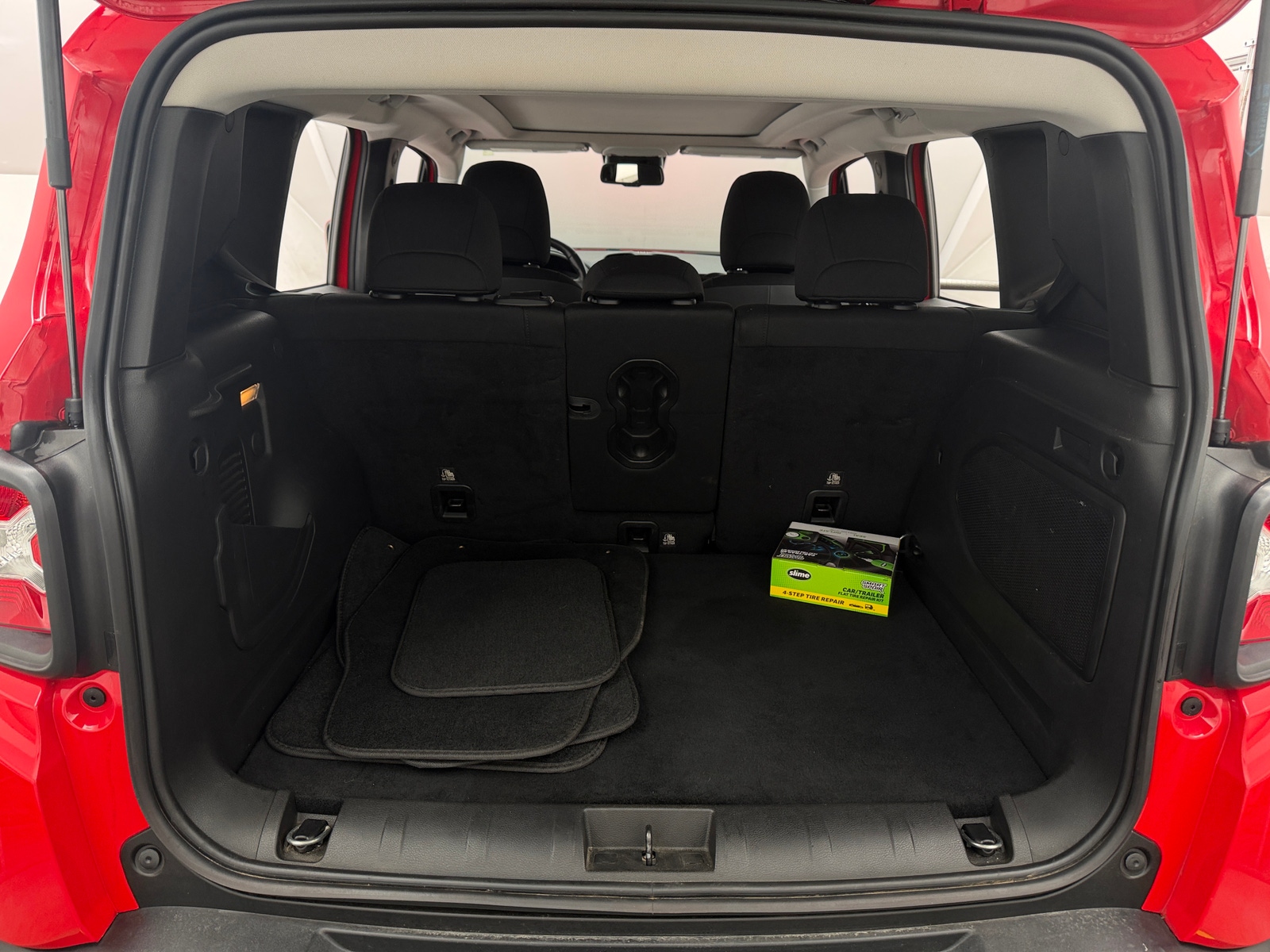 Thumbnail: 2022 Jeep Renegade - 7