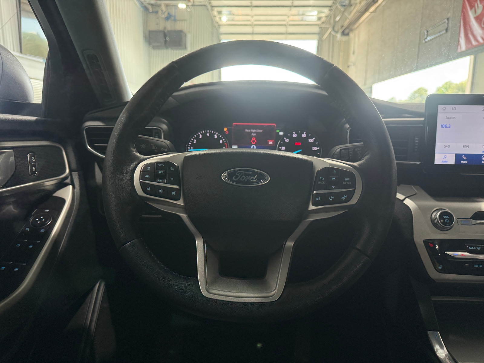 Thumbnail: 2022 Ford Explorer - 5