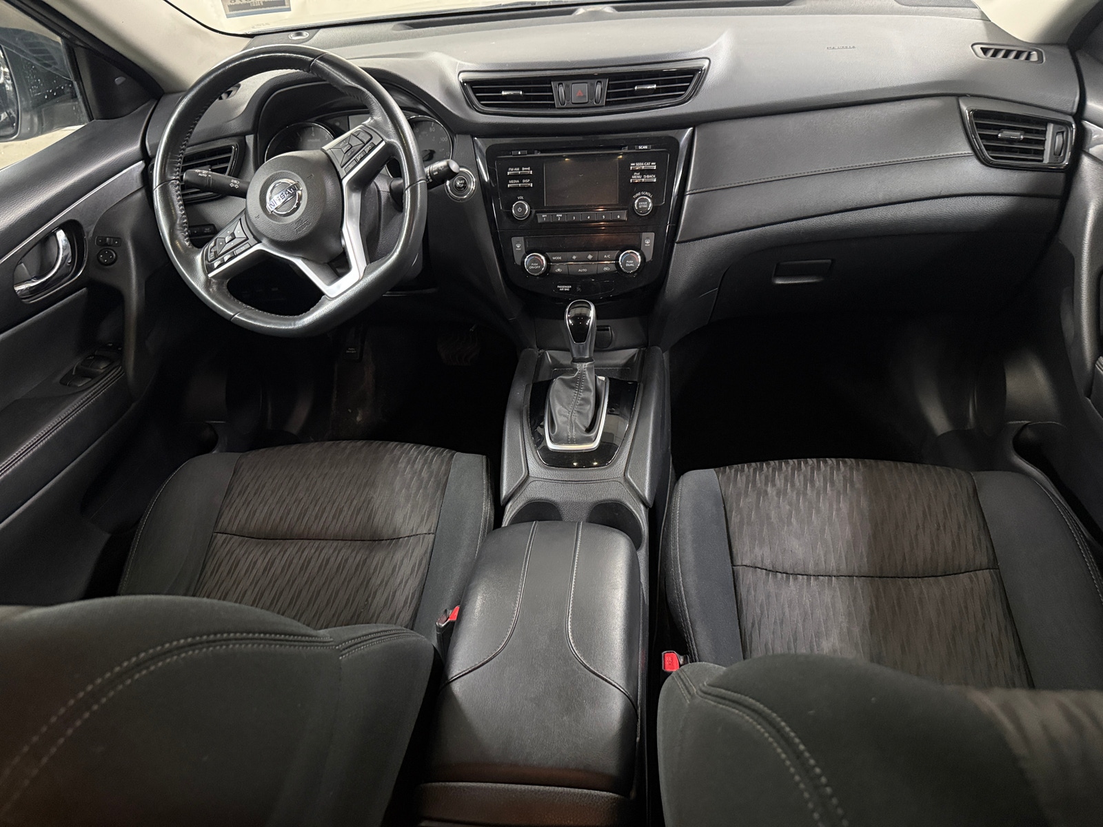 Thumbnail: 2017 Nissan Rogue - 3