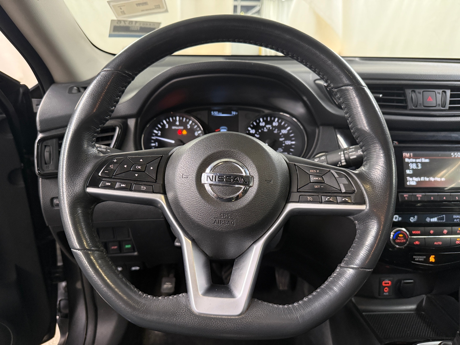Thumbnail: 2017 Nissan Rogue - 5