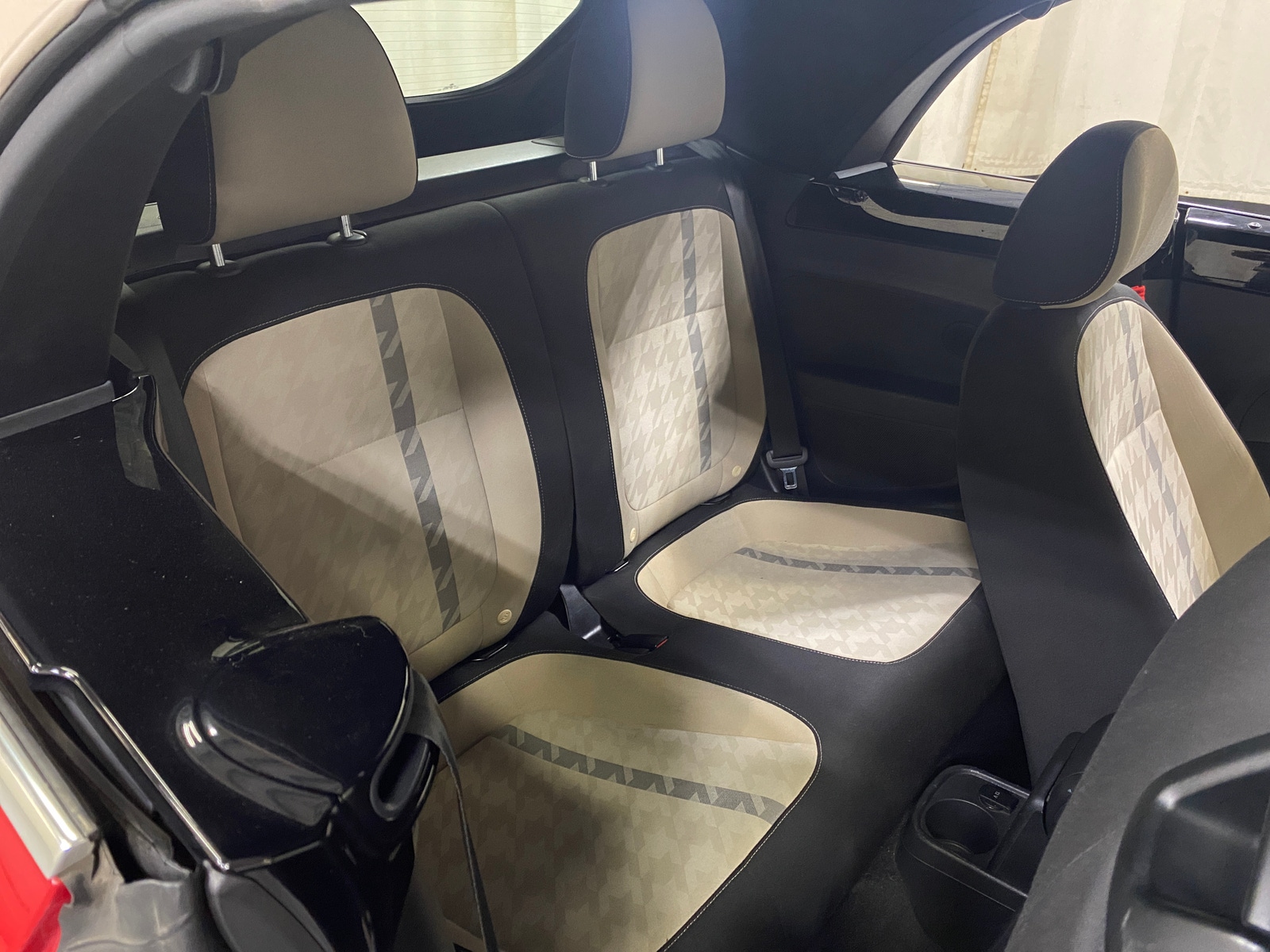 Thumbnail: 2018 Volkswagen Beetle - 6