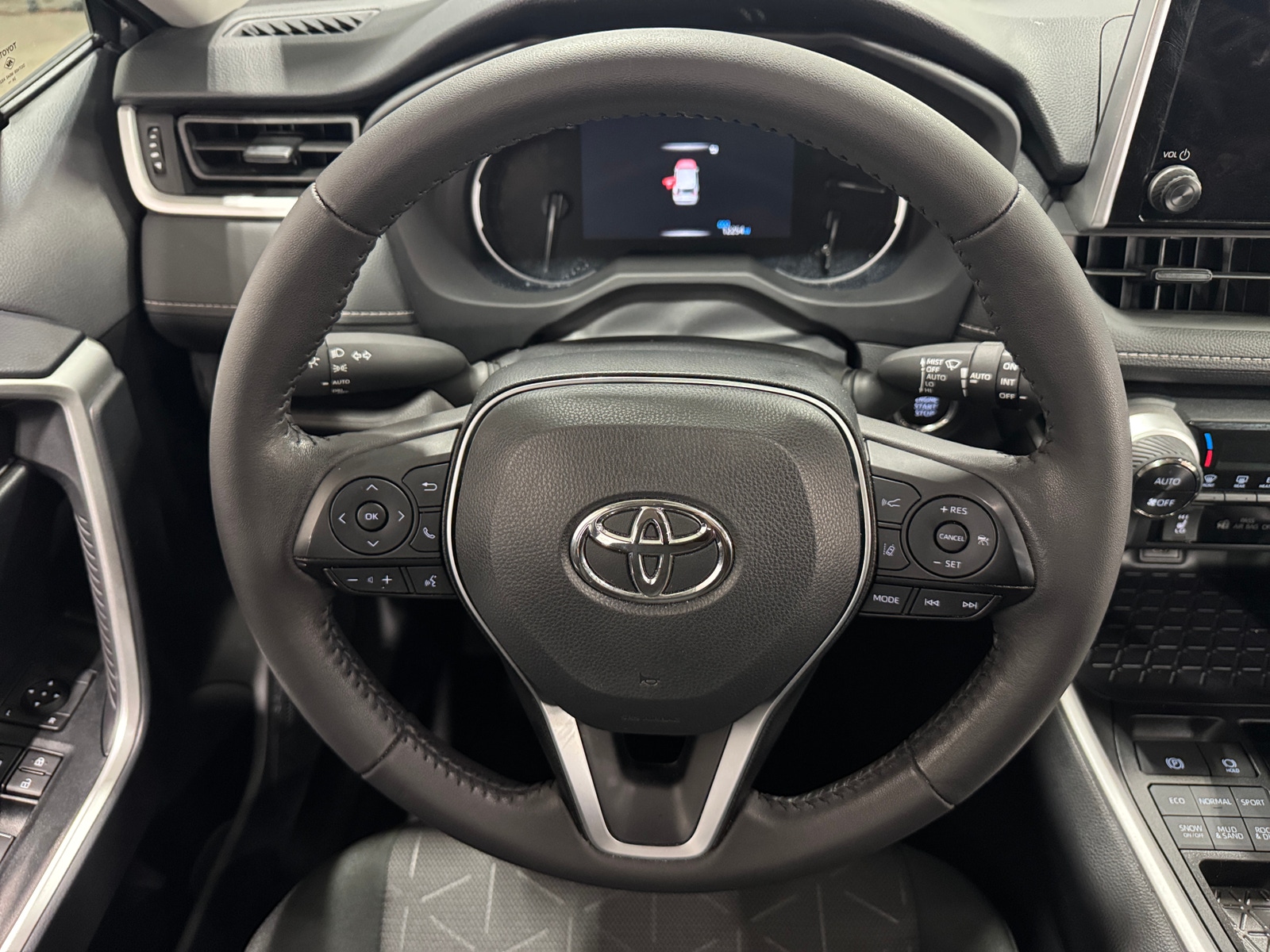 Thumbnail: 2025 Toyota RAV4 - 5