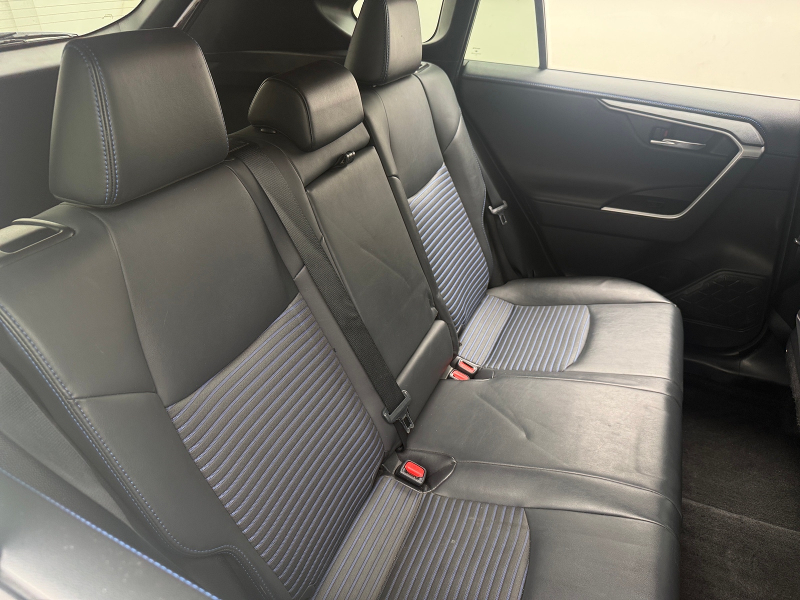 Thumbnail: 2021 Toyota RAV4 - 6