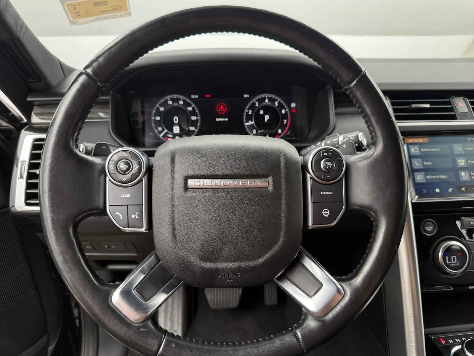 Thumbnail: 2018 Land Rover Discovery - 4