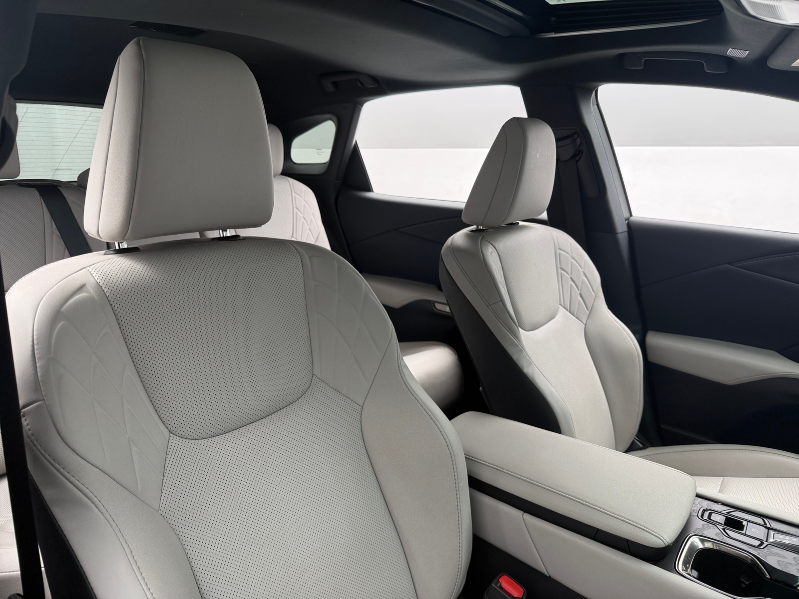 Thumbnail: 2024 Lexus RX - 2