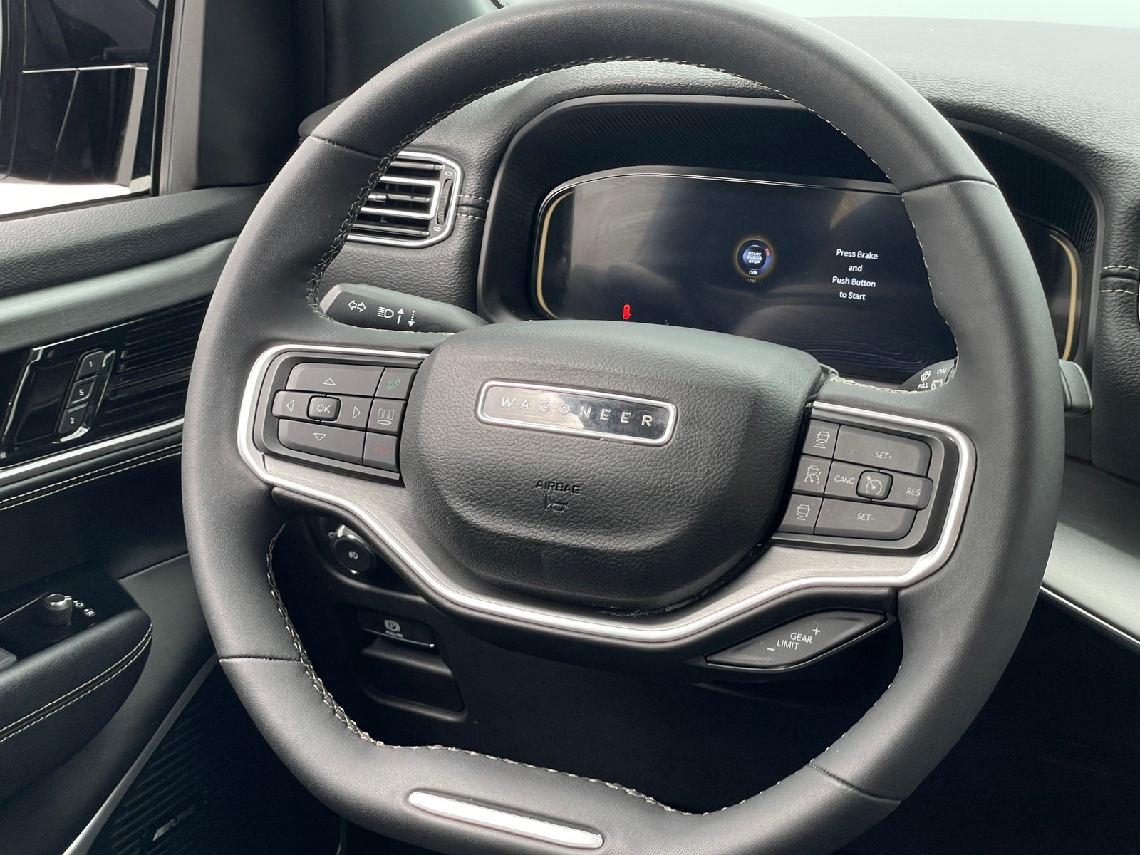Thumbnail: 2025 Jeep Wagoneer - 4
