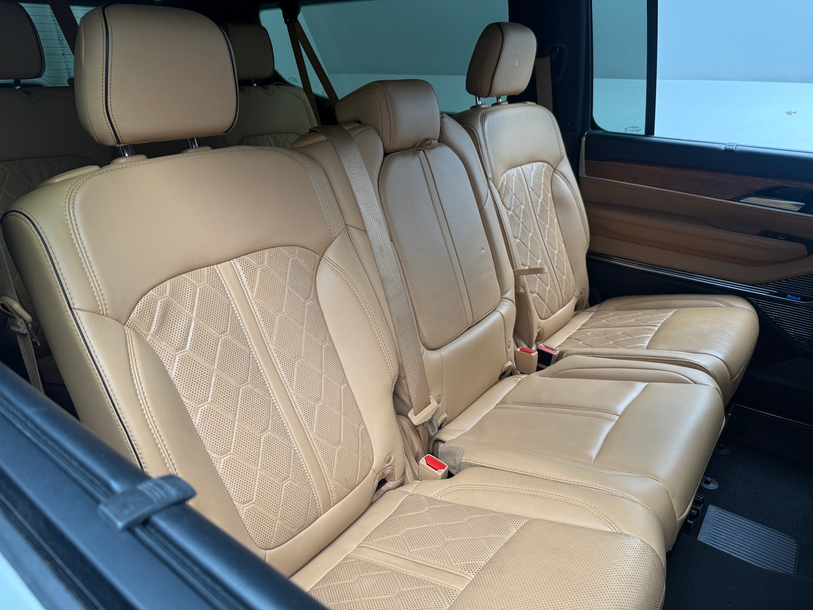 Thumbnail: 2023 Jeep Grand Wagoneer L - 5