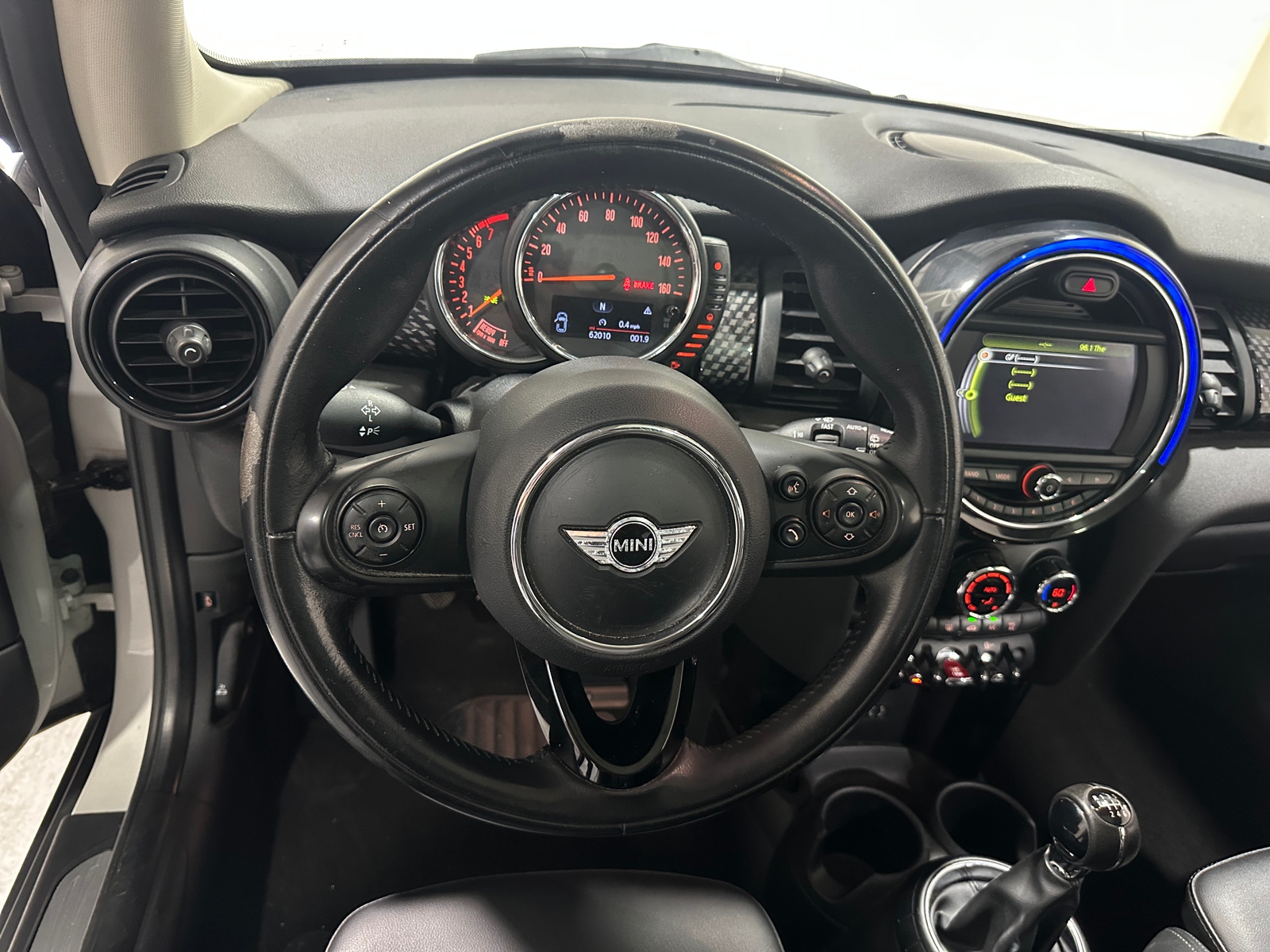 Thumbnail: 2017 MINI Cooper Hardtop - 4