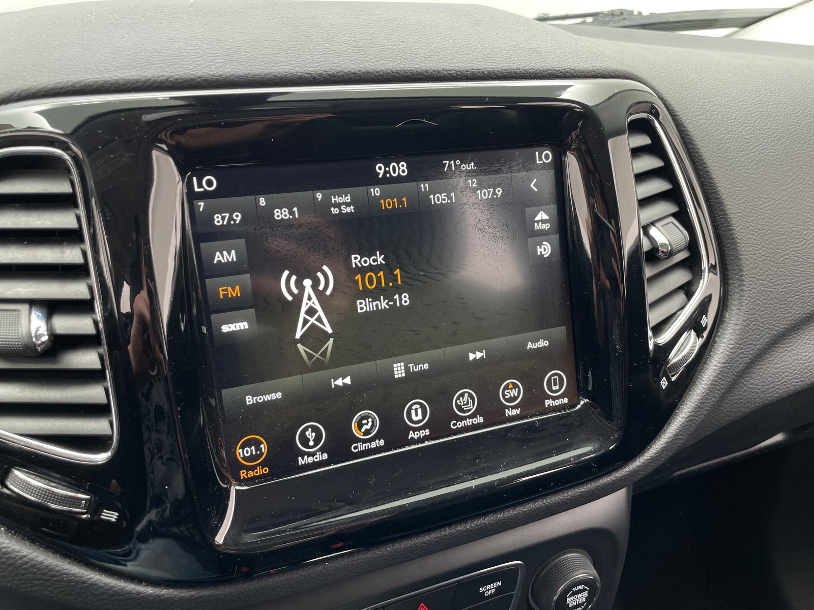 Thumbnail: 2019 Jeep Compass - 3