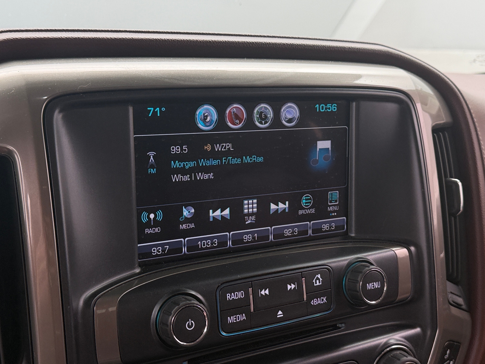 Thumbnail: 2017 Chevrolet Silverado 1500 - 3
