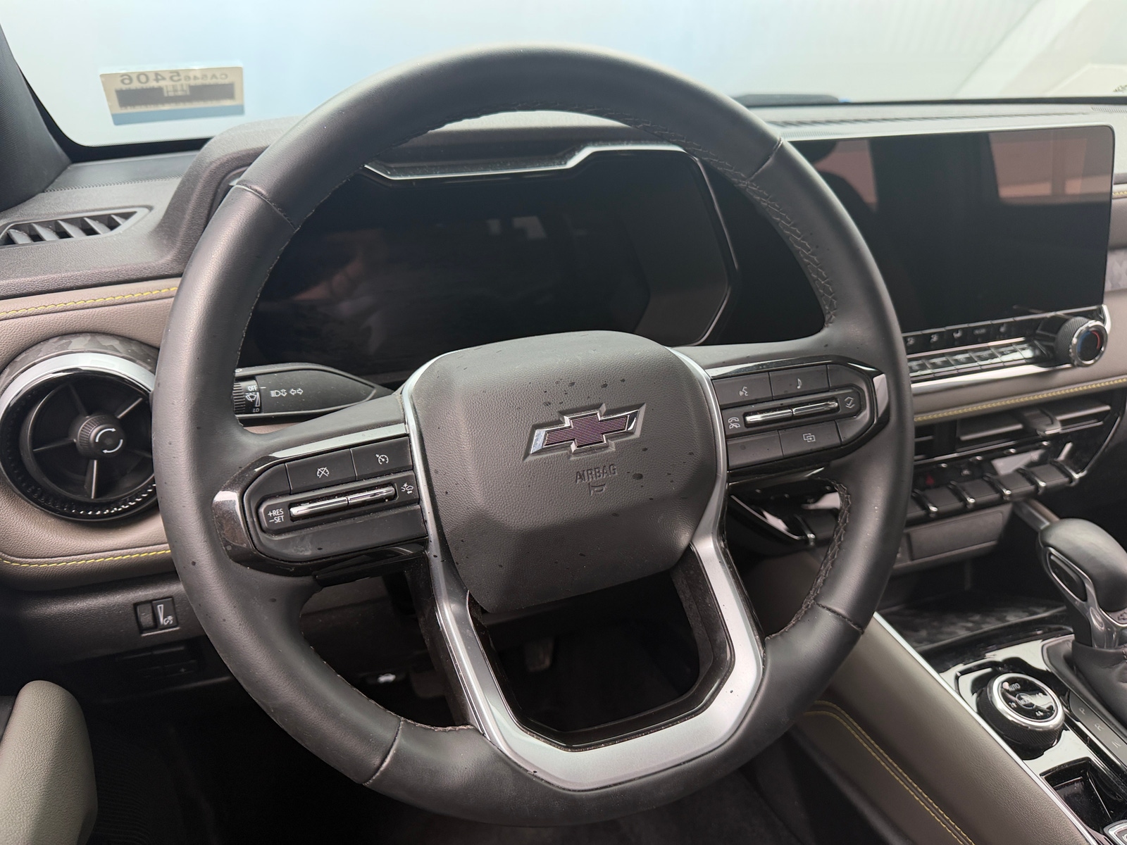 Thumbnail: 2024 Chevrolet Colorado - 5