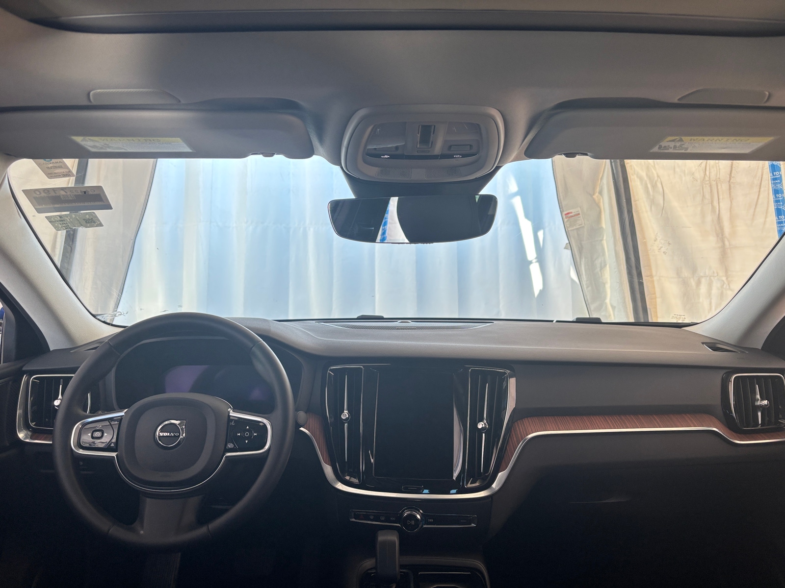 Thumbnail: 2023 Volvo S60 - 2