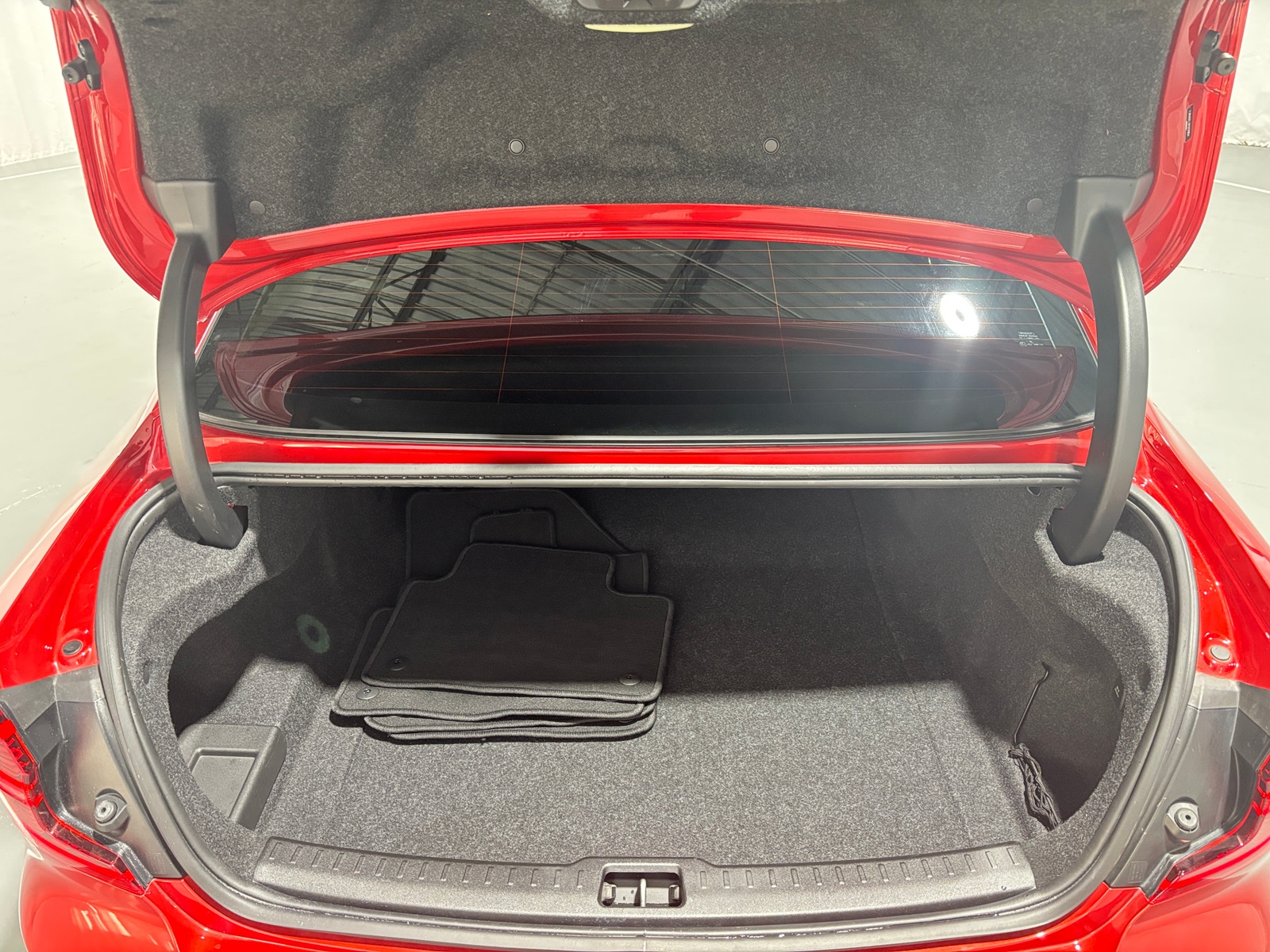 Thumbnail: 2023 Volvo S60 - 6