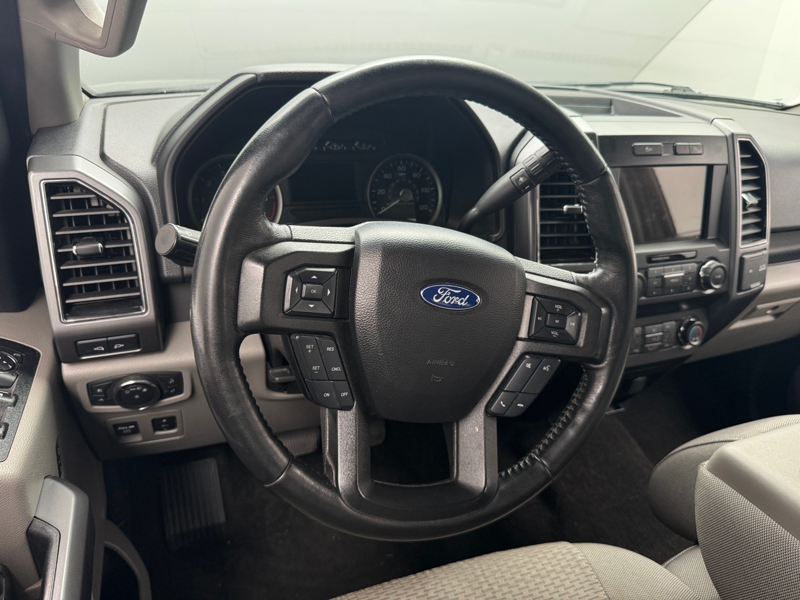 Thumbnail: 2019 Ford Econoline - 5