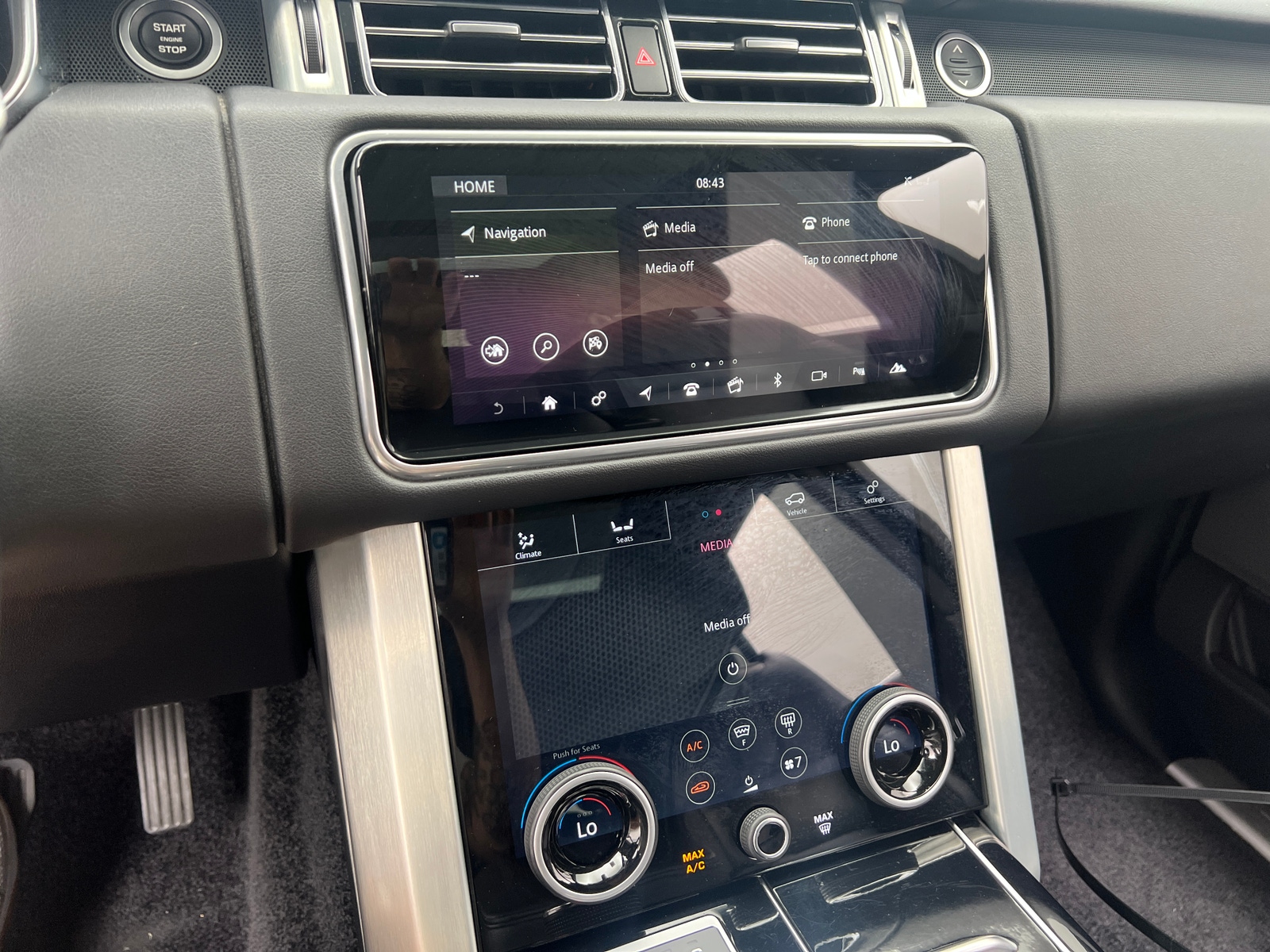 Thumbnail: 2020 Land Rover Range Rover - 3