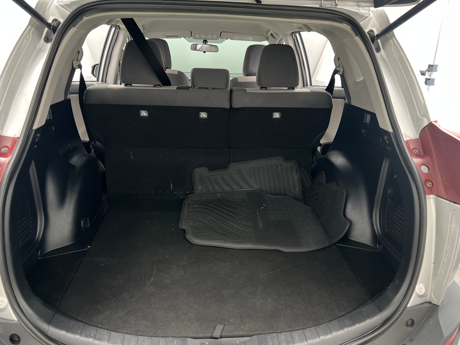 Thumbnail: 2015 Toyota RAV4 - 7
