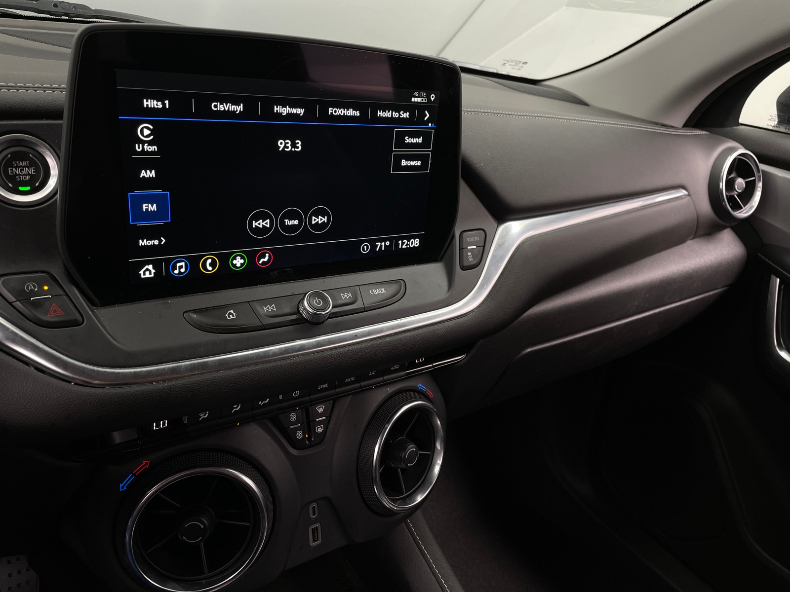 Thumbnail: 2023 Chevrolet Blazer - 4