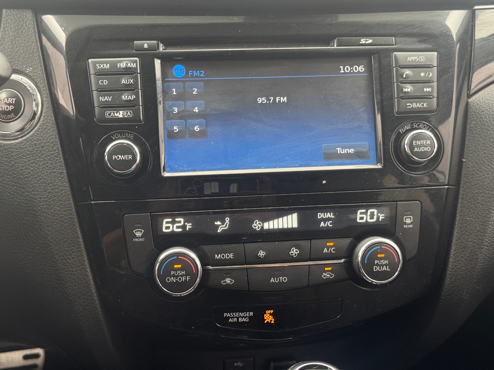 Thumbnail: 2018 Nissan Rogue Sport - 3