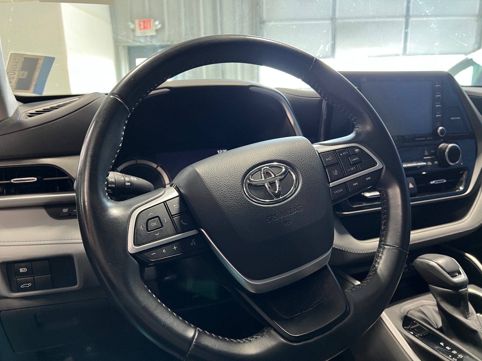 Thumbnail: 2022 Toyota Highlander - 5