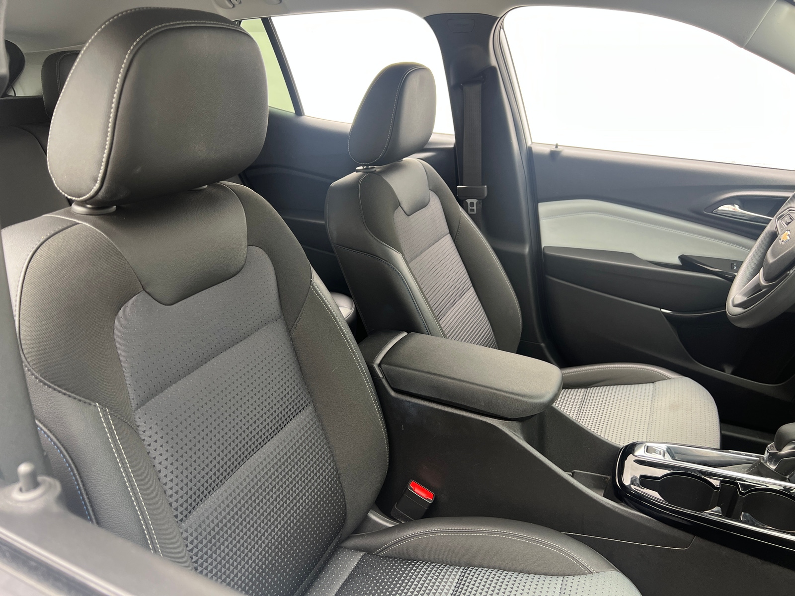 Thumbnail: 2025 Chevrolet Trax - 2