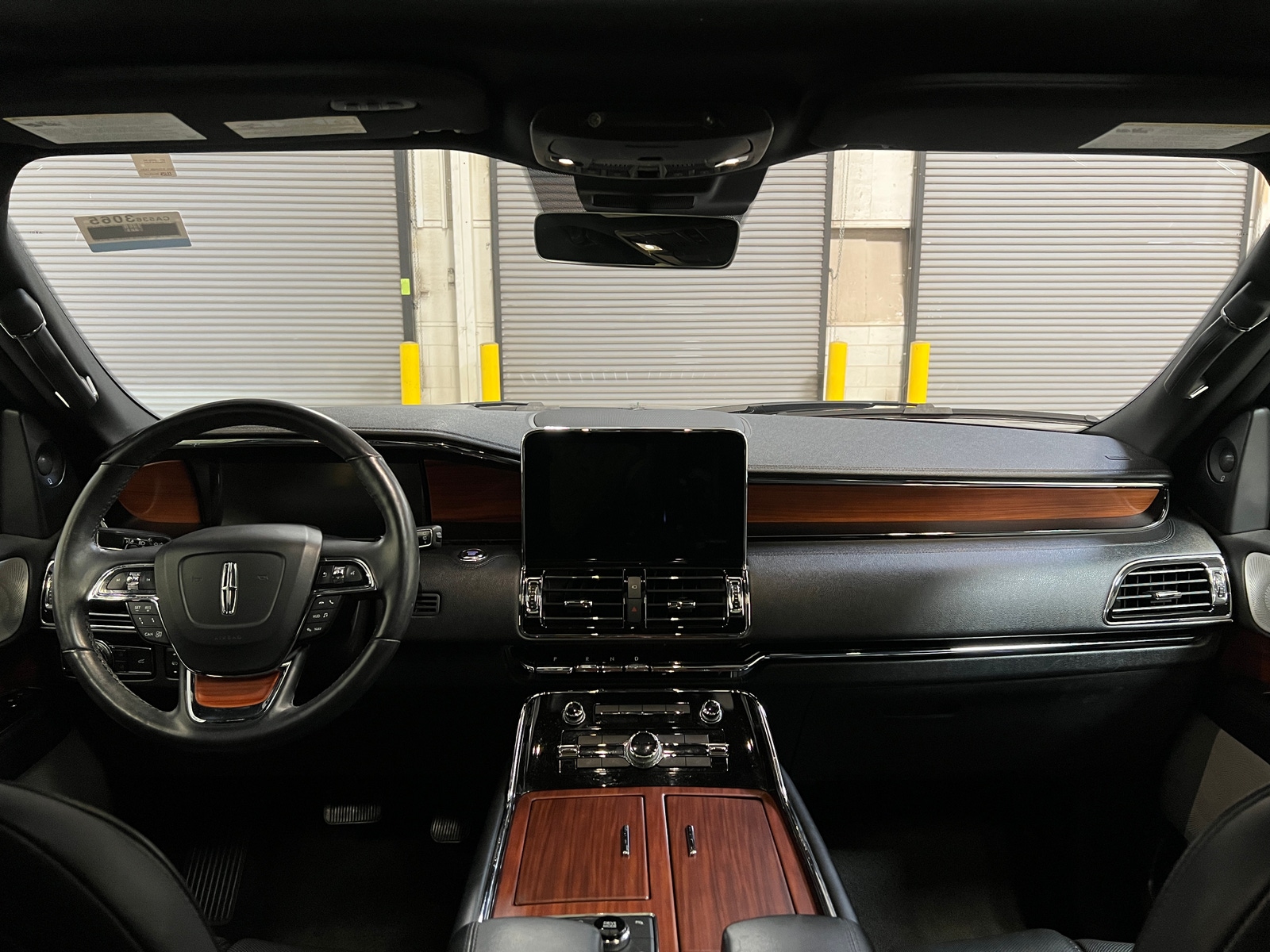 Thumbnail: 2019 Lincoln Navigator L - 2