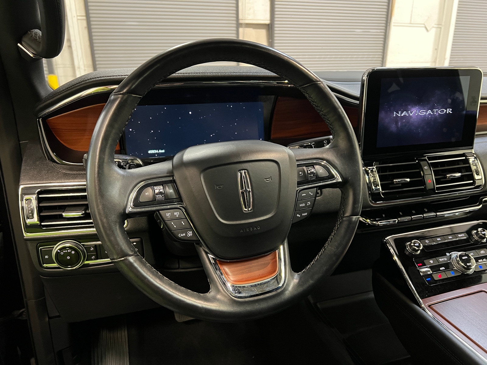 Thumbnail: 2019 Lincoln Navigator L - 4
