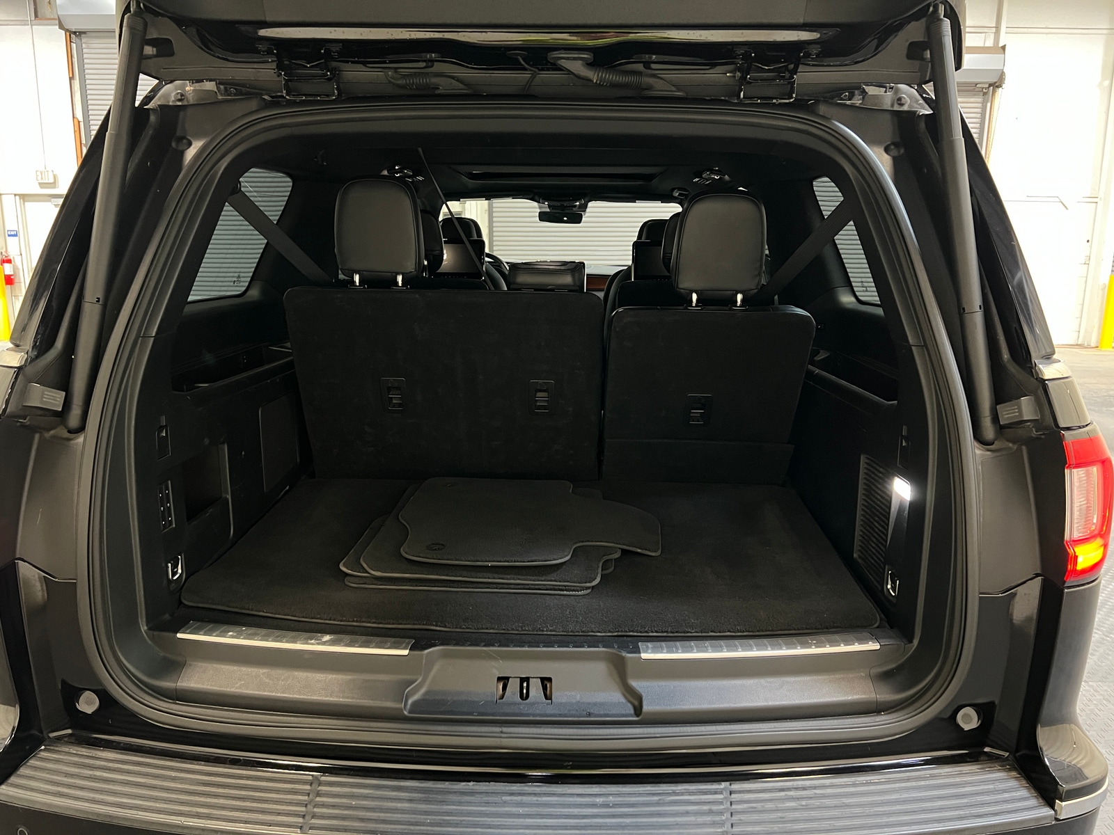 Thumbnail: 2019 Lincoln Navigator L - 6