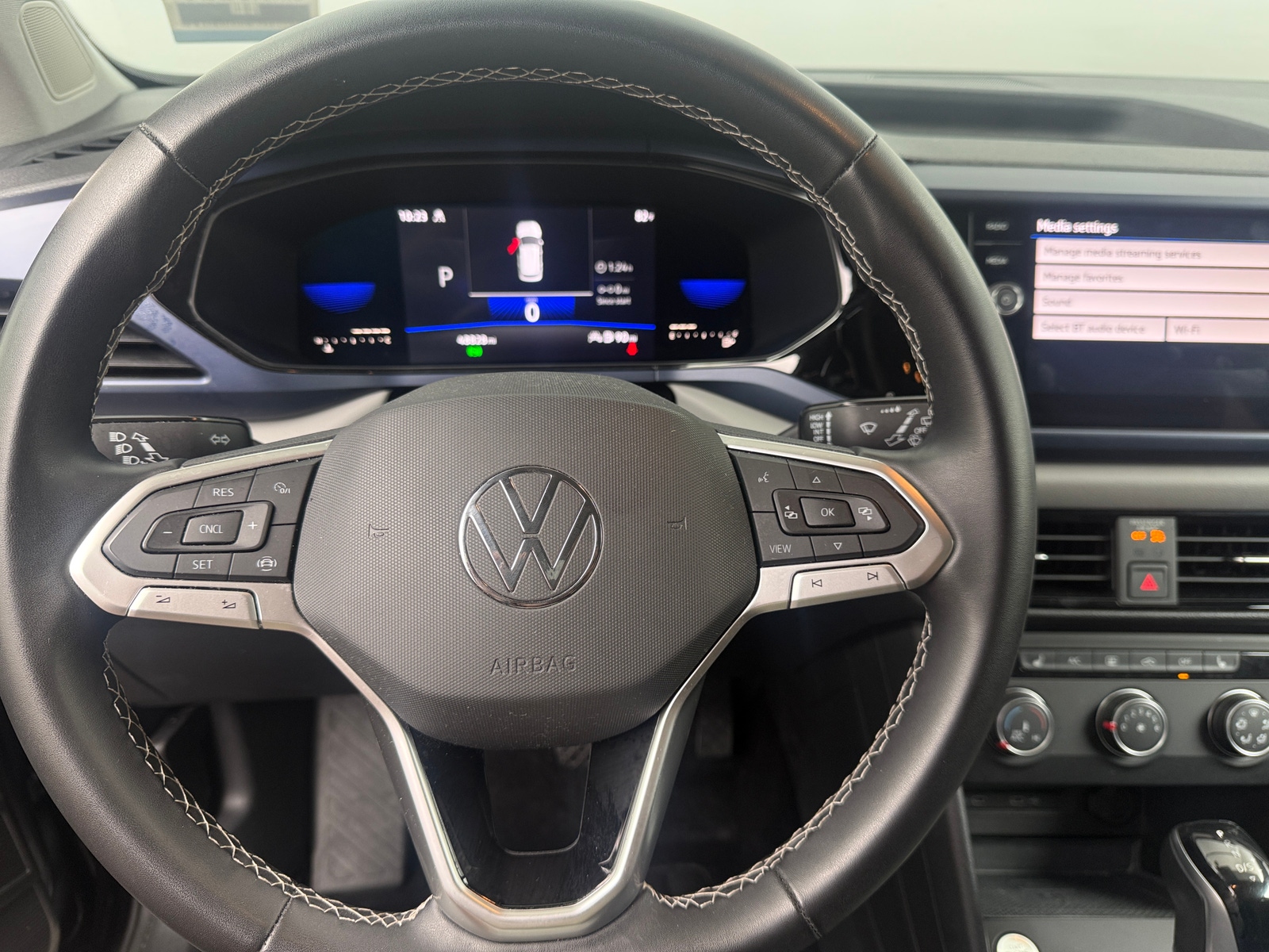Thumbnail: 2022 Volkswagen Taos - 5