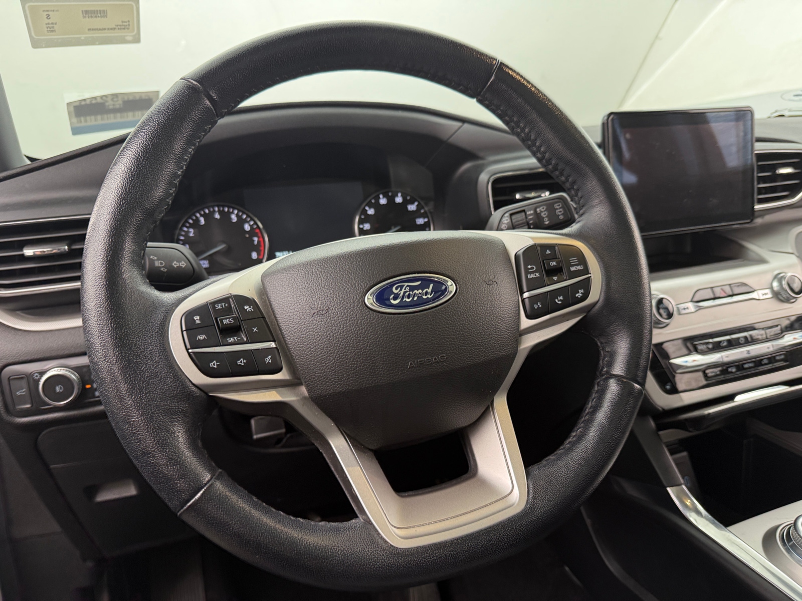 Thumbnail: 2022 Ford Explorer - 5