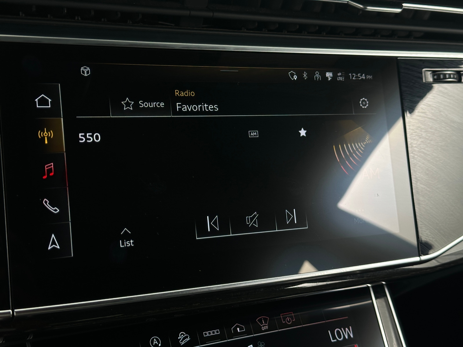Thumbnail: 2021 Audi Q8 - 3