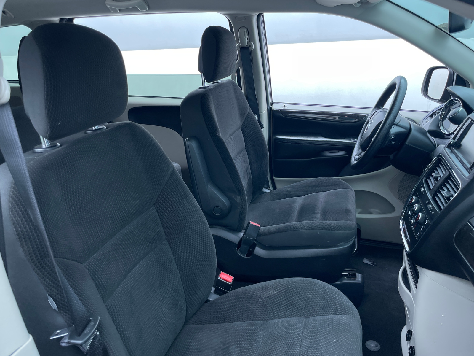 Thumbnail: 2018 Dodge Grand Caravan - 2