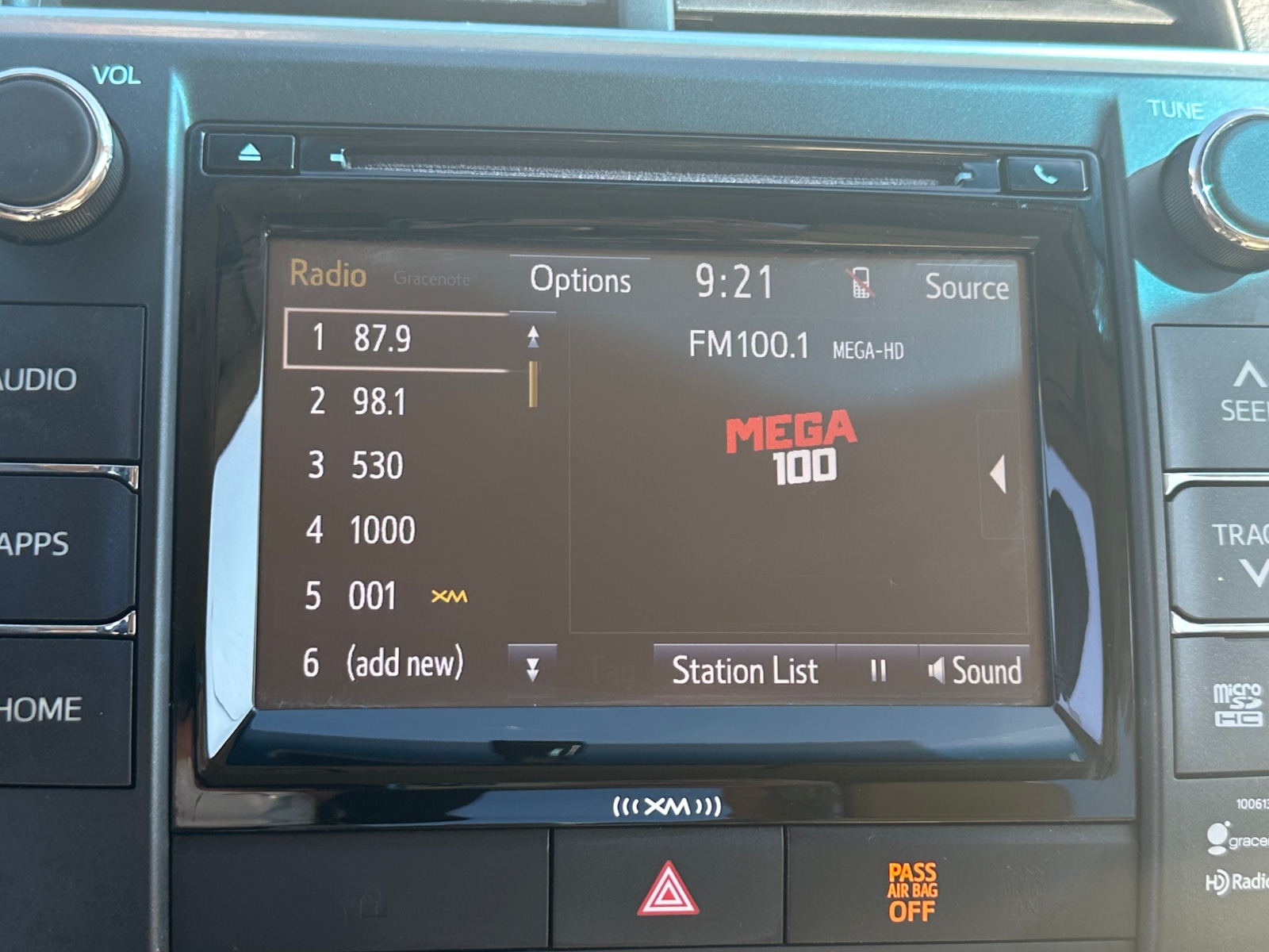Thumbnail: 2016 Toyota Camry - 4