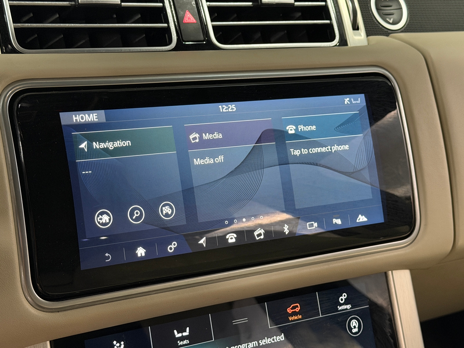 Thumbnail: 2019 Land Rover Range Rover - 3