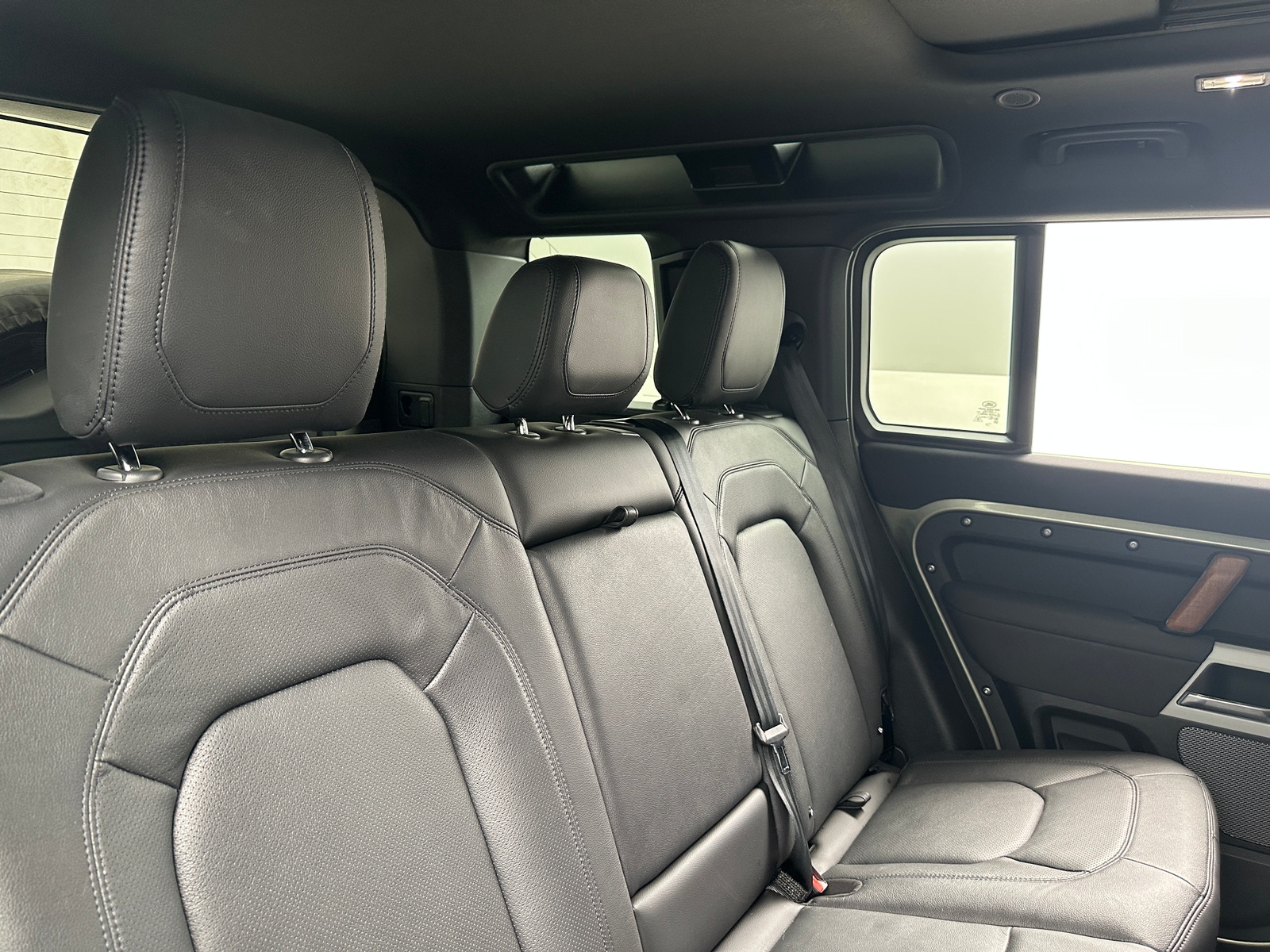 Thumbnail: 2023 Land Rover Defender - 5