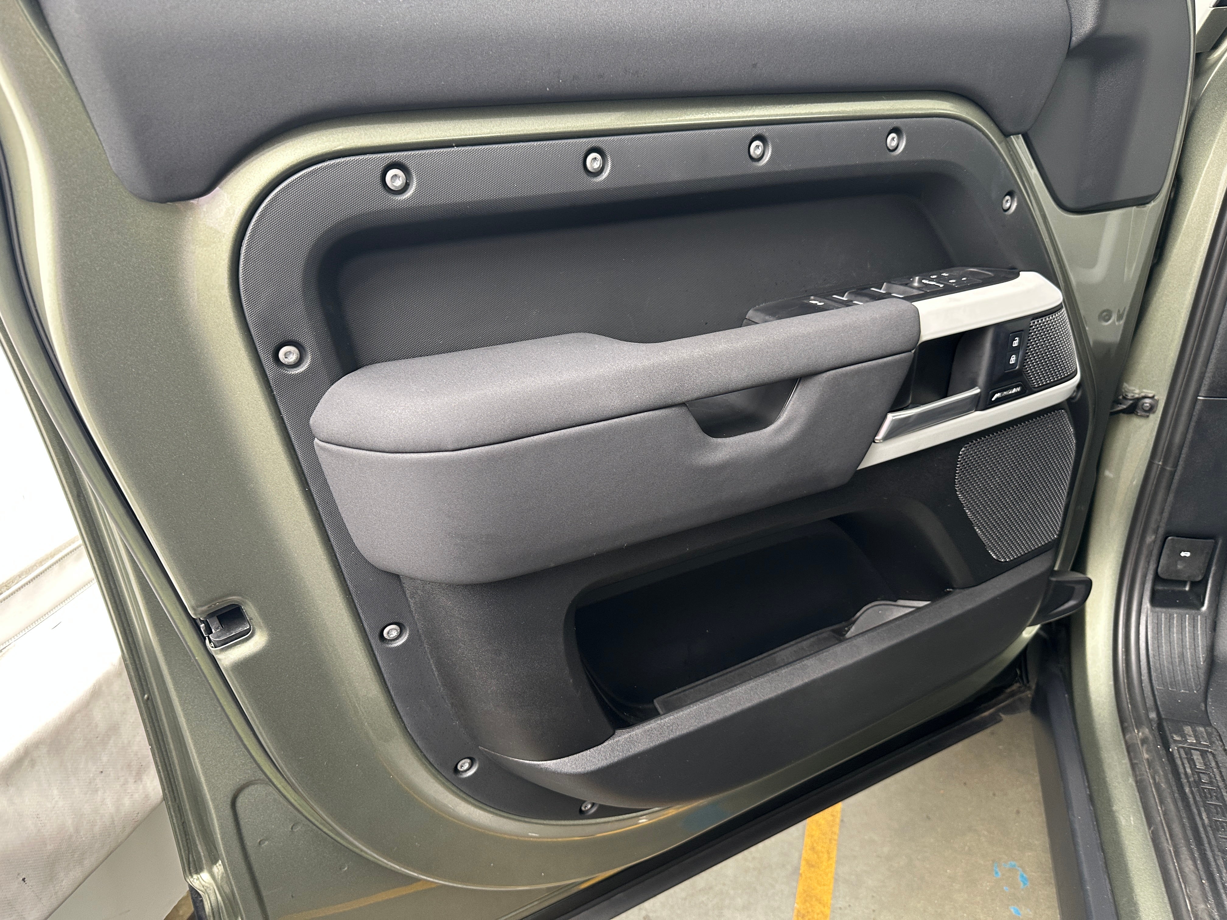 2023 Land Rover Defender