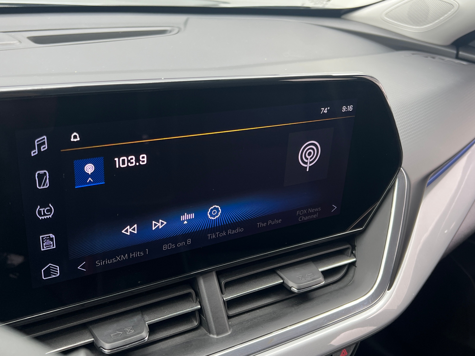 Thumbnail: 2025 Chevrolet Trax - 4