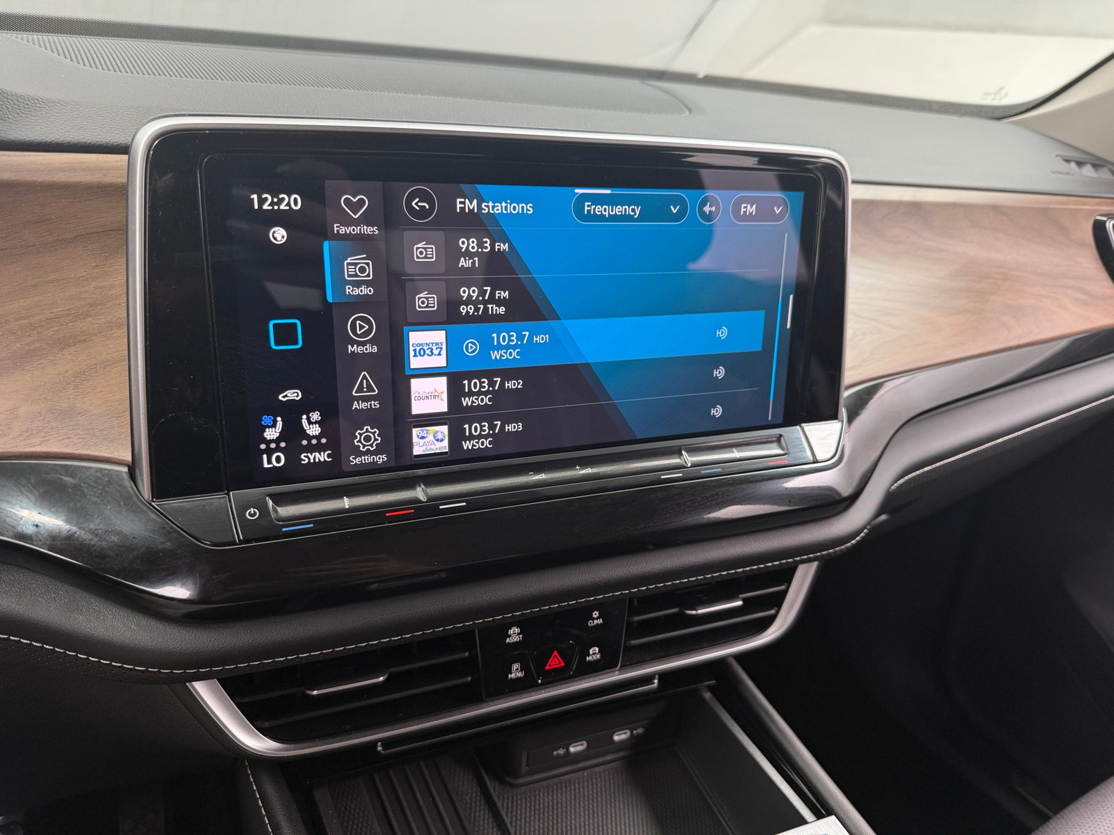 Thumbnail: 2026 Volkswagen Atlas - 3