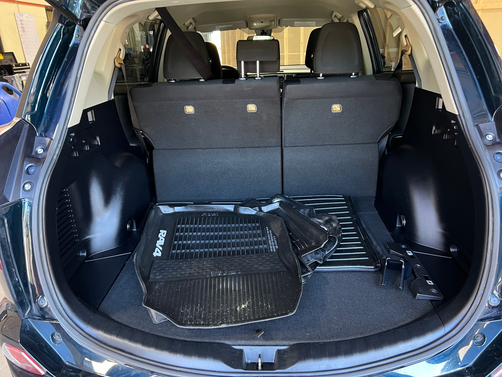 Thumbnail: 2018 Toyota RAV4 - 7